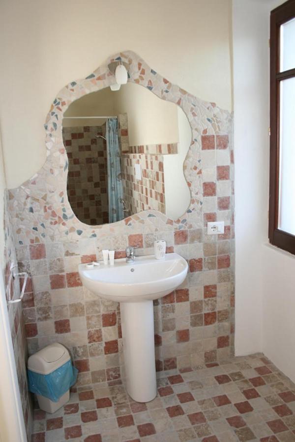 Guest House Le Gemelle Luras Екстериор снимка