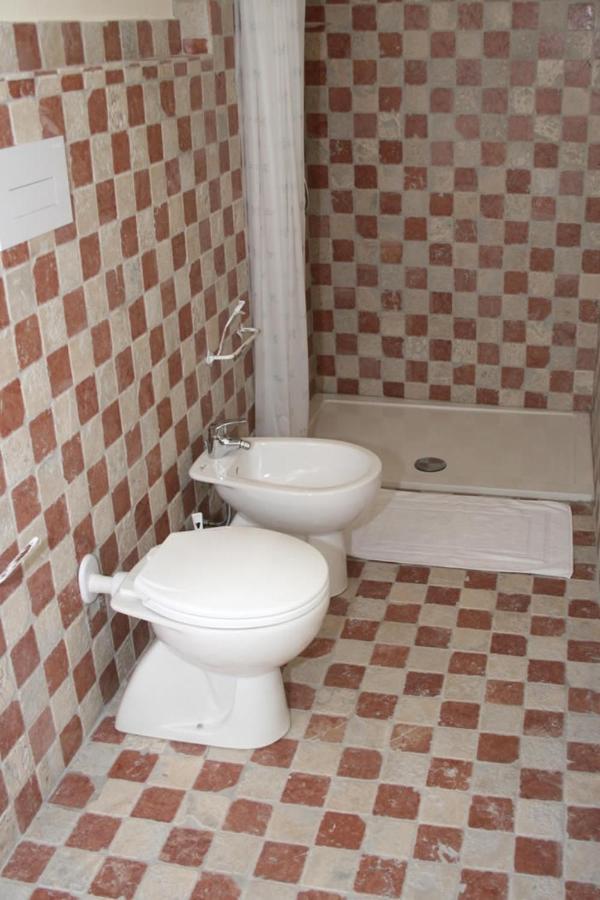 Guest House Le Gemelle Luras Екстериор снимка