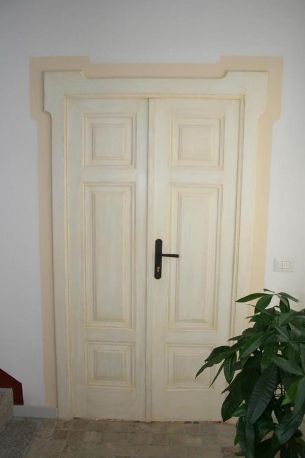 Guest House Le Gemelle Luras Екстериор снимка