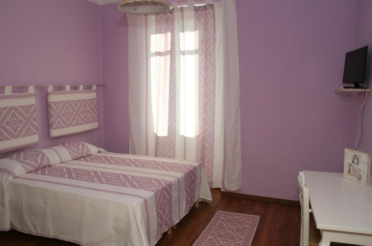 Guest House Le Gemelle Luras Екстериор снимка