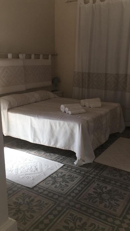 Guest House Le Gemelle Luras Екстериор снимка