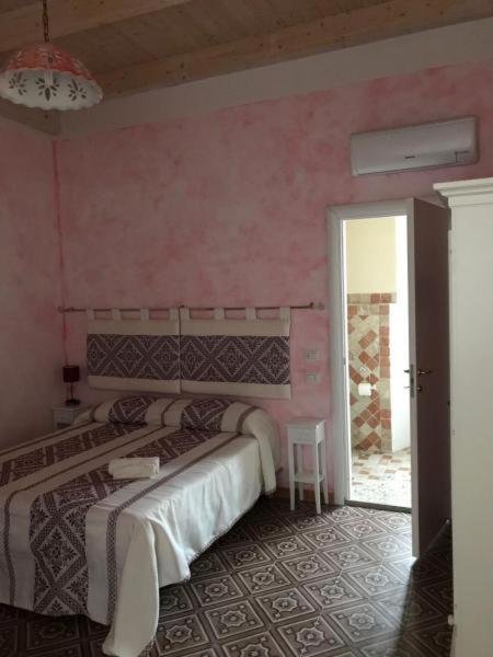 Guest House Le Gemelle Luras Екстериор снимка