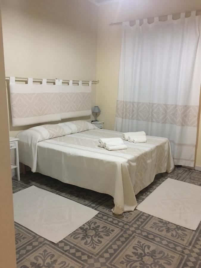 Guest House Le Gemelle Luras Екстериор снимка