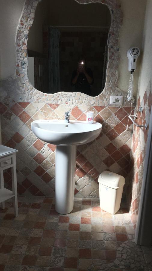 Guest House Le Gemelle Luras Екстериор снимка